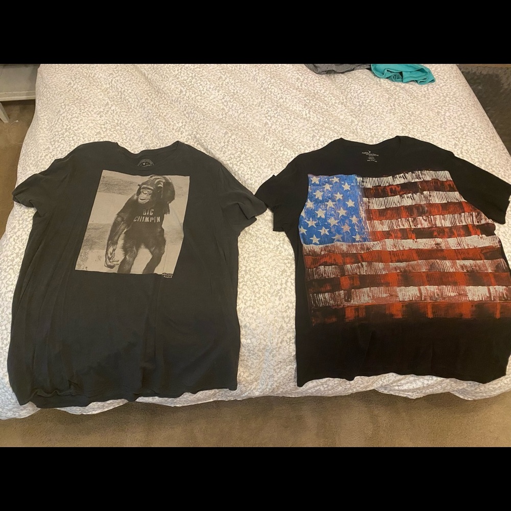 8 Men’s AE tees